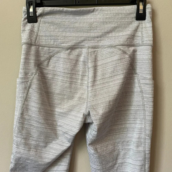 Athleta Women's Small High Rise Jacquard Mesh Chat to Town Capri Crop Leggings - Picture 13 of 16